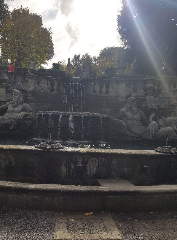 Fontana Dei Fiumi景点图片