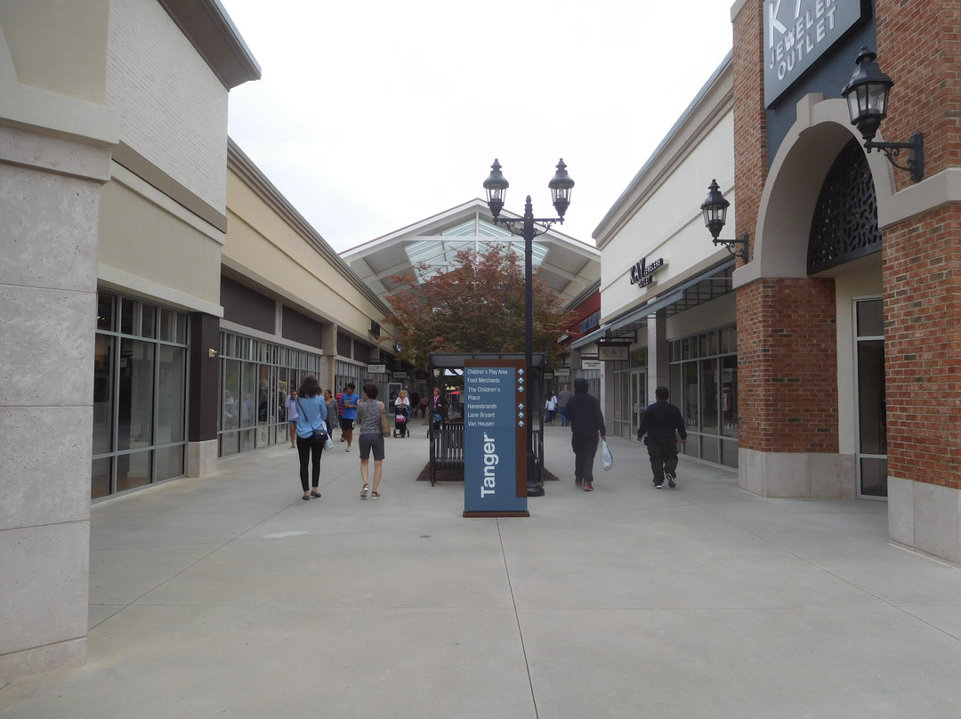 Tanger Outlets Mebane景点图片