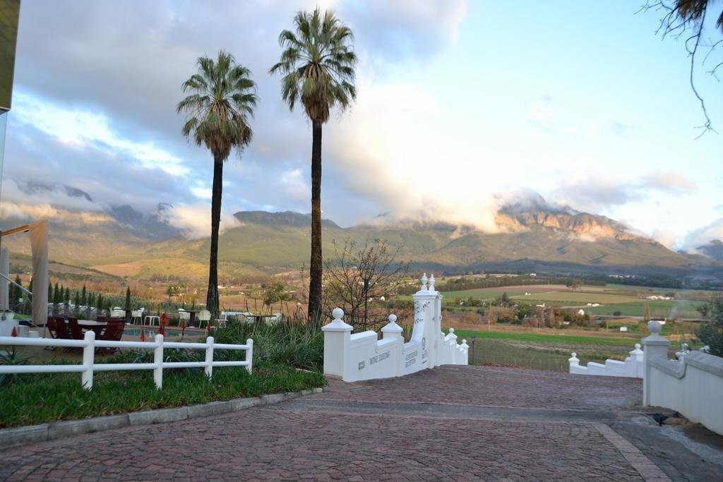 Val Du Charron Wine & Leisure Estate主图