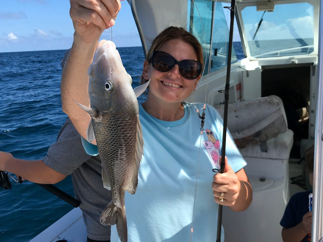 Bottoms Up Fishing Excursions-Holiday必去景点