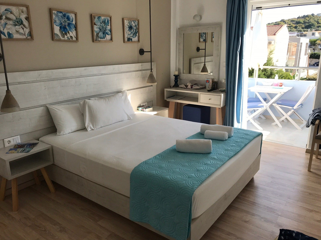 Almiris Sea Side Apartments主图