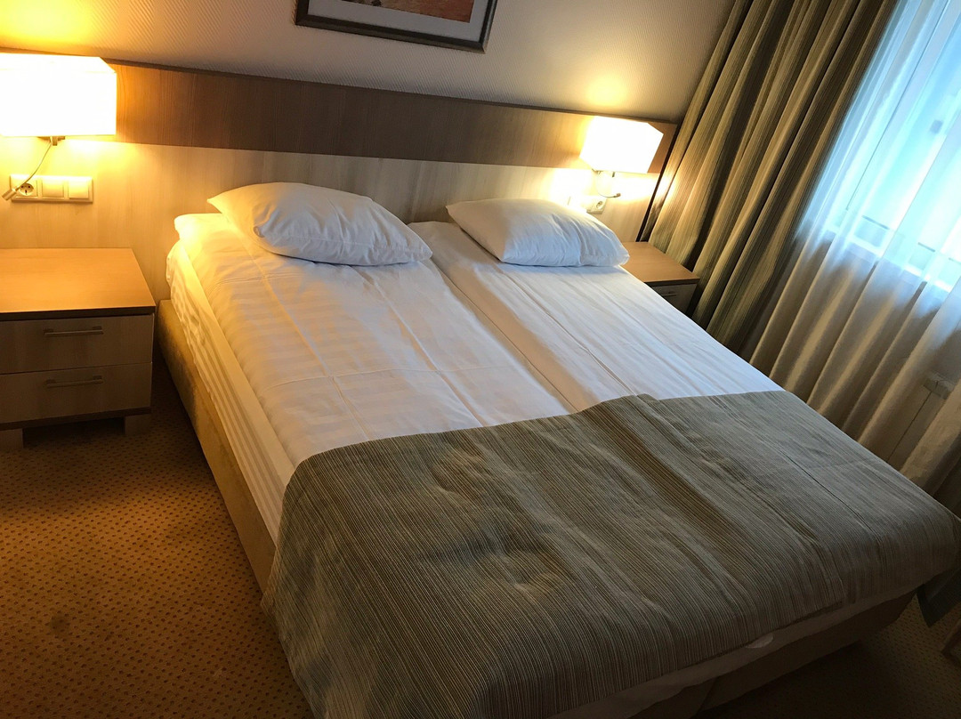 East Gate Hotel主图