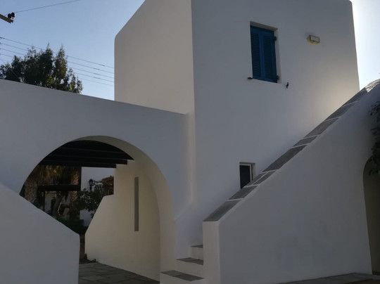 Far Out Village主图