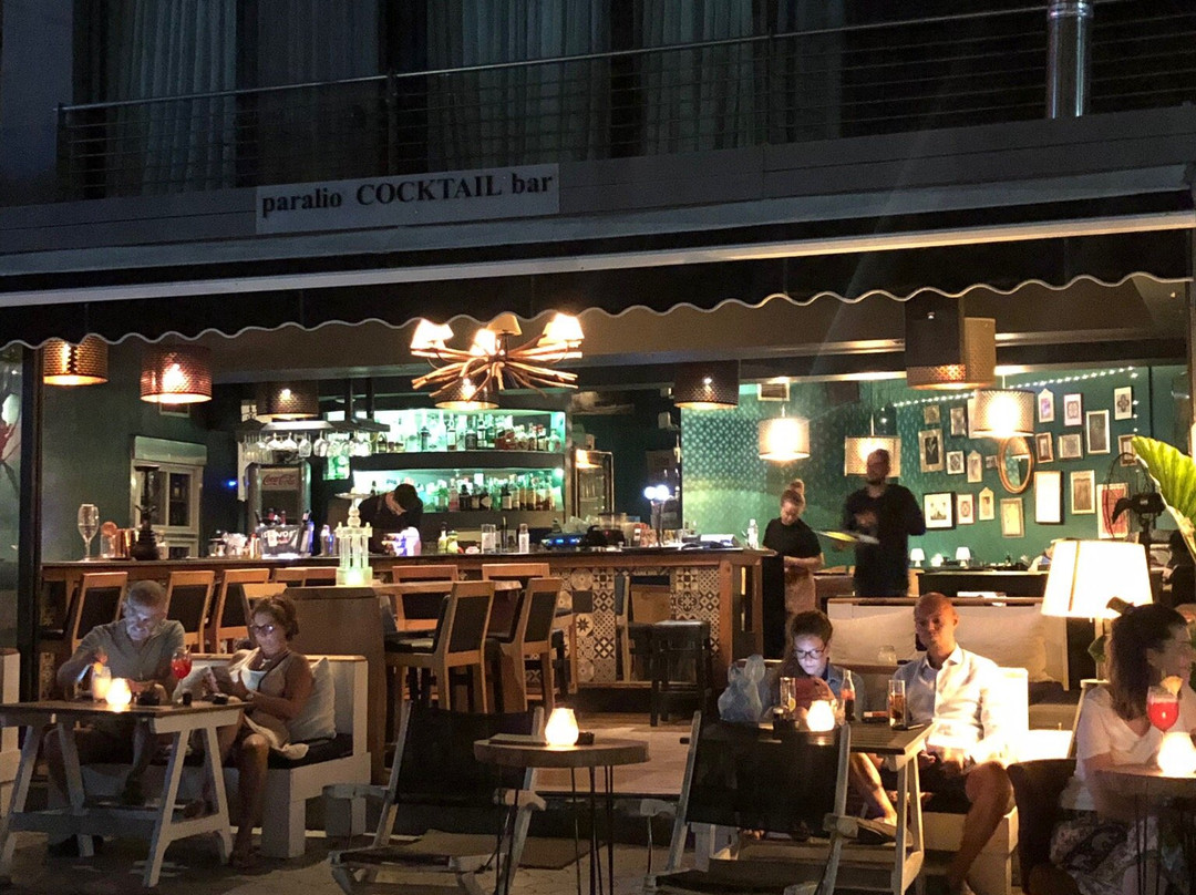 Paralio Cocktail Bar-Hanioti必去景点