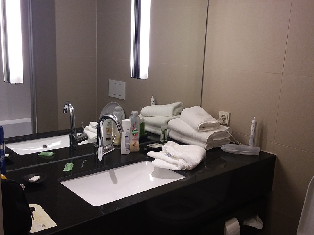 西奔兹酒店主图