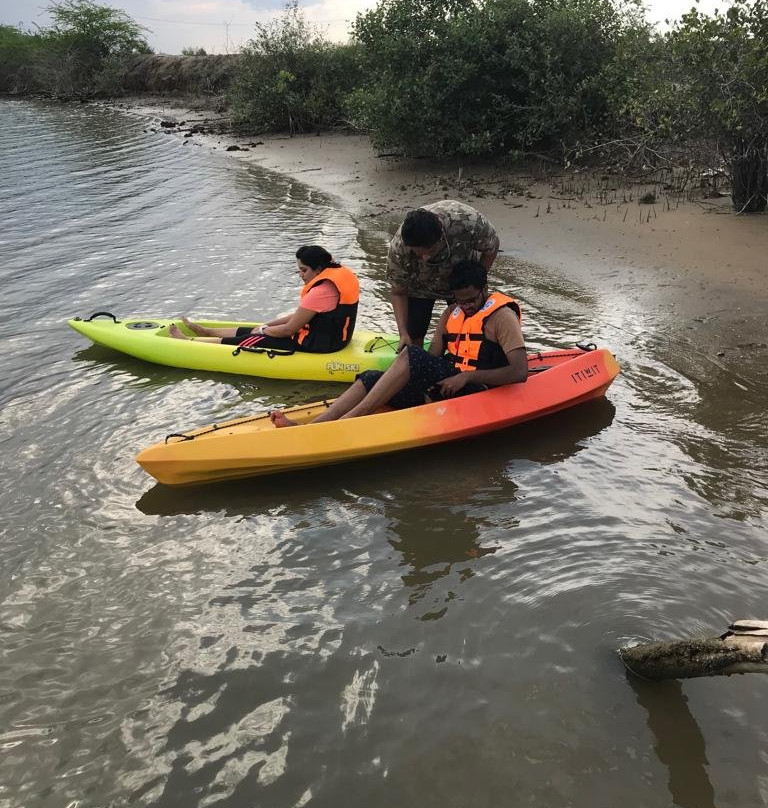 Learn Kayak, StandupPaddle & Camp outdoors景点图片