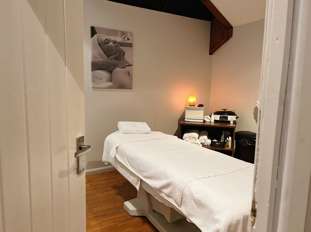 PURE Spa & Beauty (Hamilton)景点图片