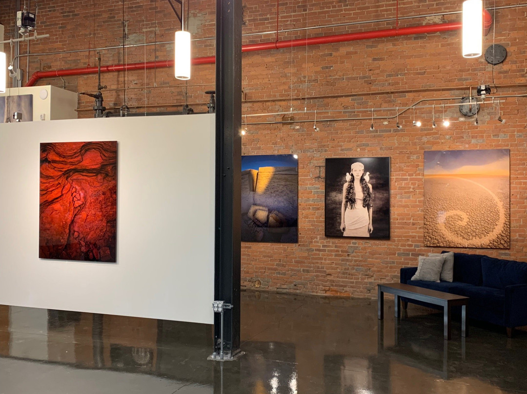 YJ Contemporary Fine Art-East Greenwich必去景点