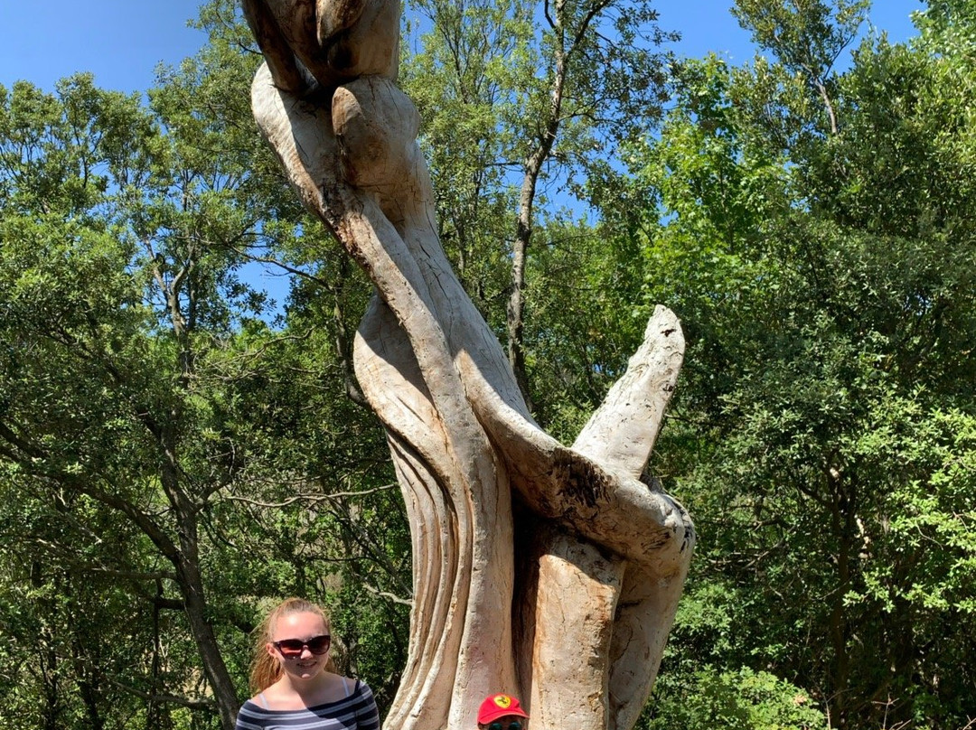 Mayronnes Sculpture Trail景点图片