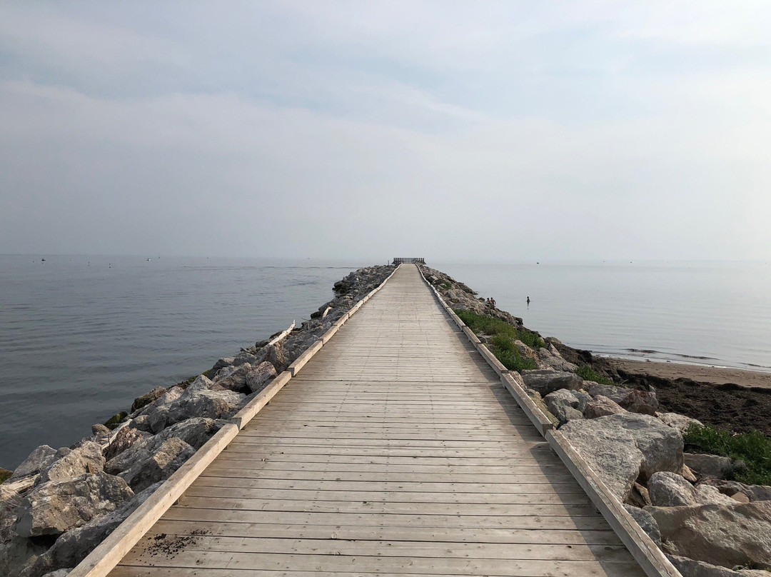 Pointe Bonaventure Lighthouse景点图片