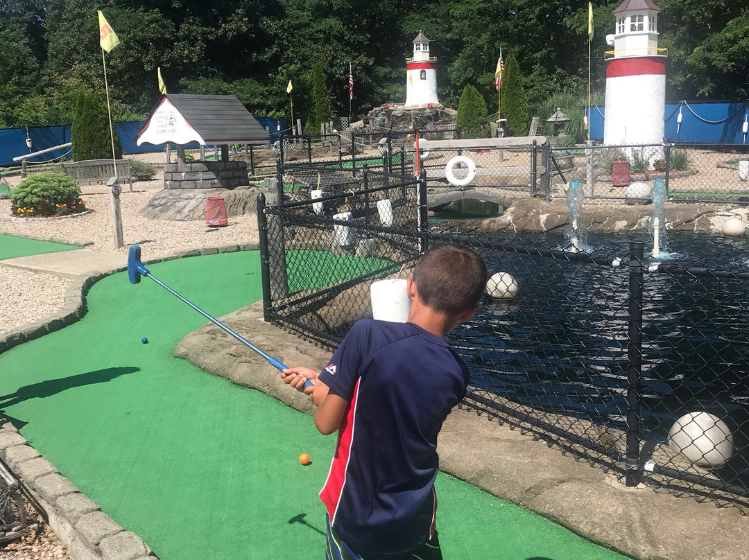 Poit's Lighthouse Mini-Golf景点图片