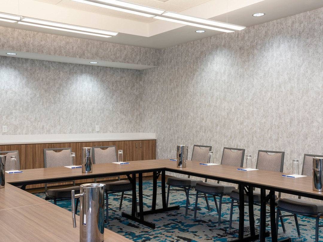 Delta Hotels by Marriott Kalamazoo Conference Center主图