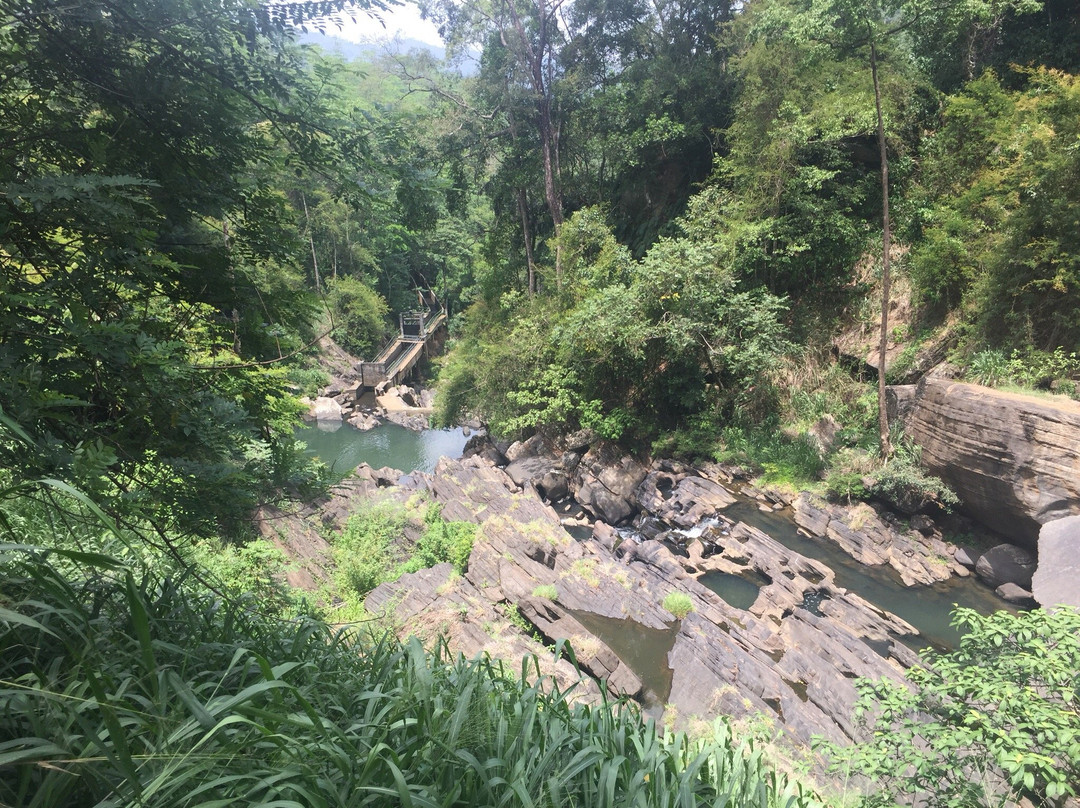 Huluganga Ella Falls景点图片