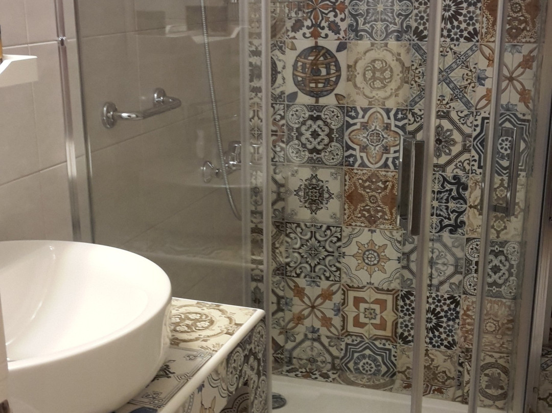 欧墨菲波利酒店主图