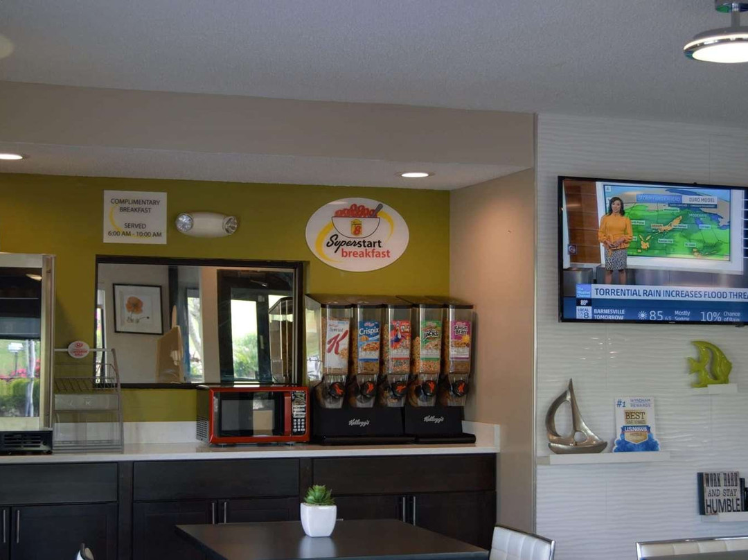 Super 8 by Wyndham Stockbridge主图