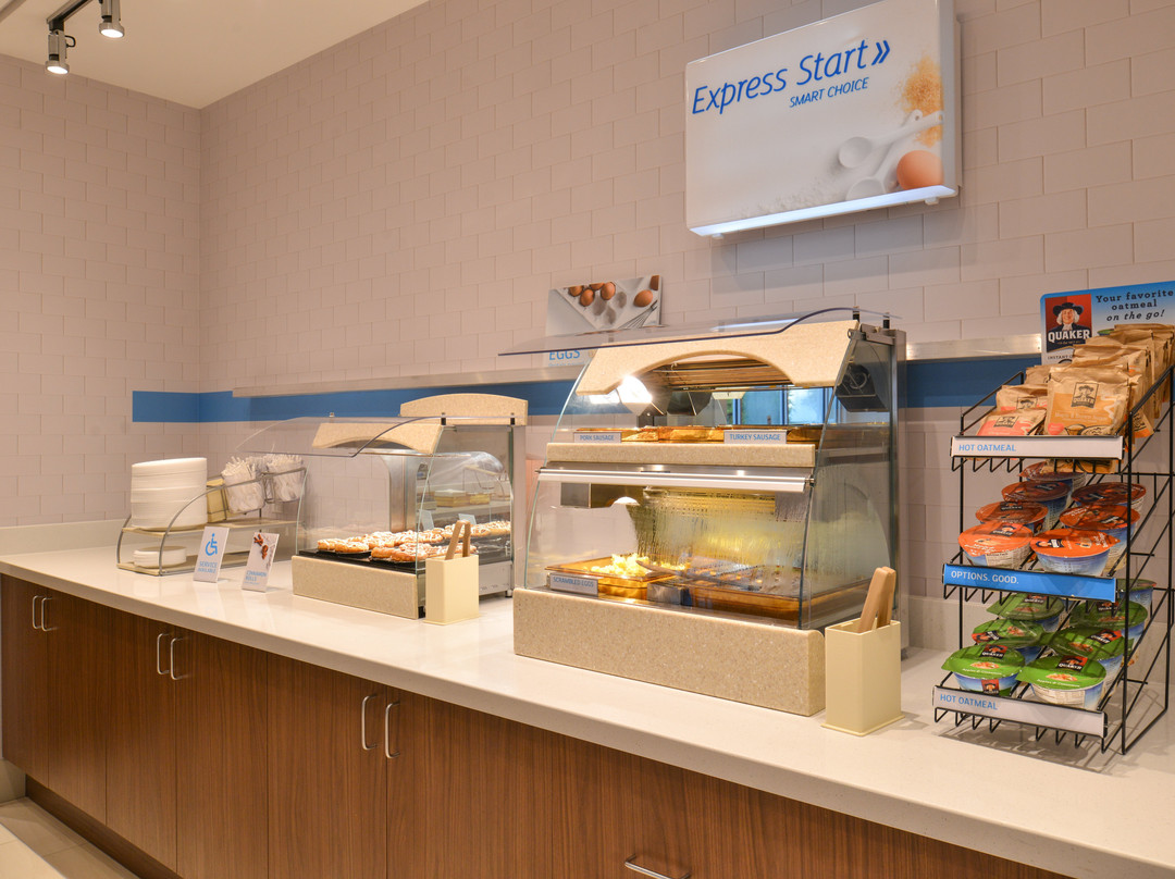 Holiday Inn Express & Suites Omaha Airport by IHG主图