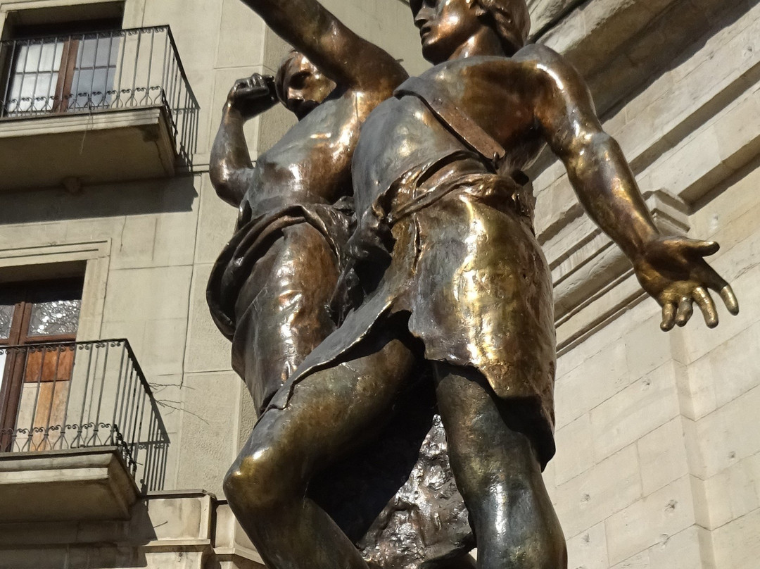 Estatua d'Indíbil i Mandoni景点图片