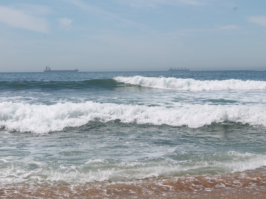 Praia da Azarujinha景点图片