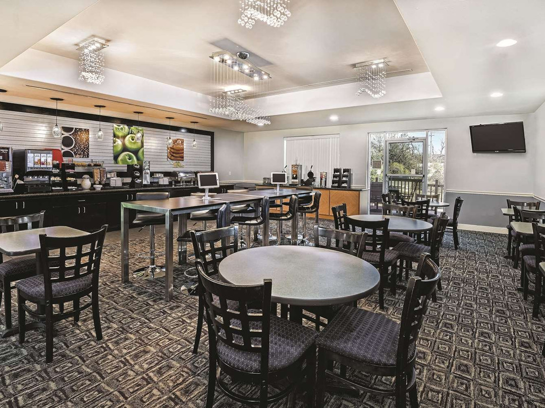 奥斯汀锡达帕克拉昆塔温德姆套房酒店主图