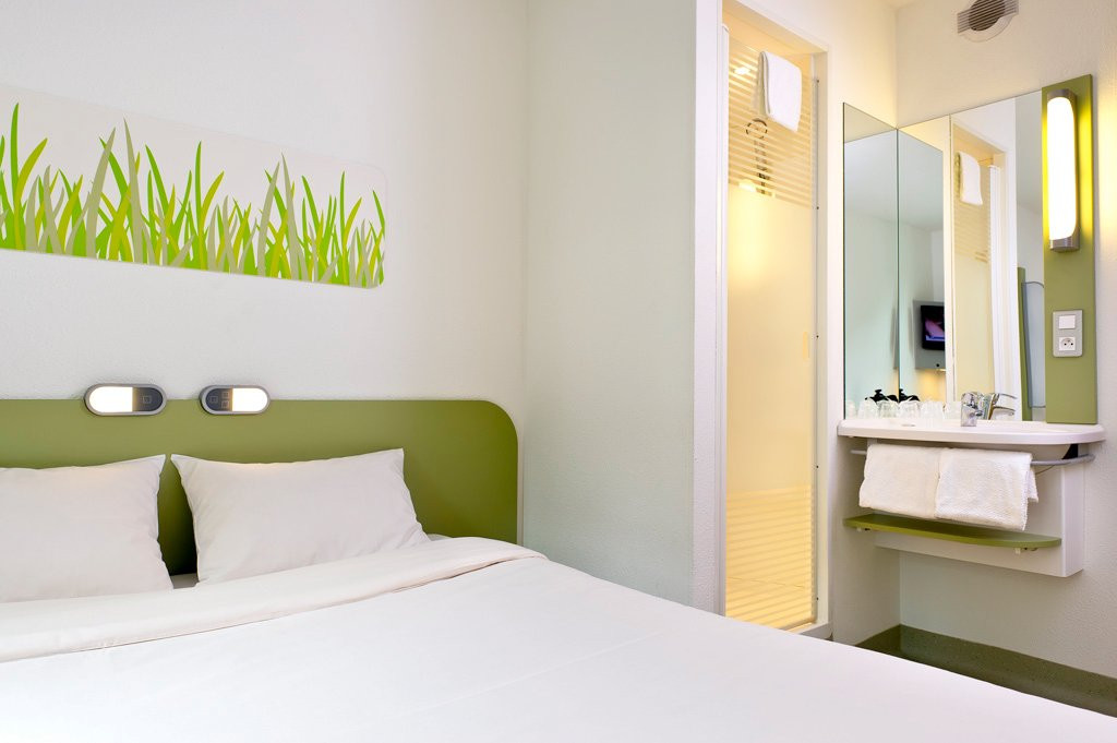 宜必思快捷阿利坎特酒店主图