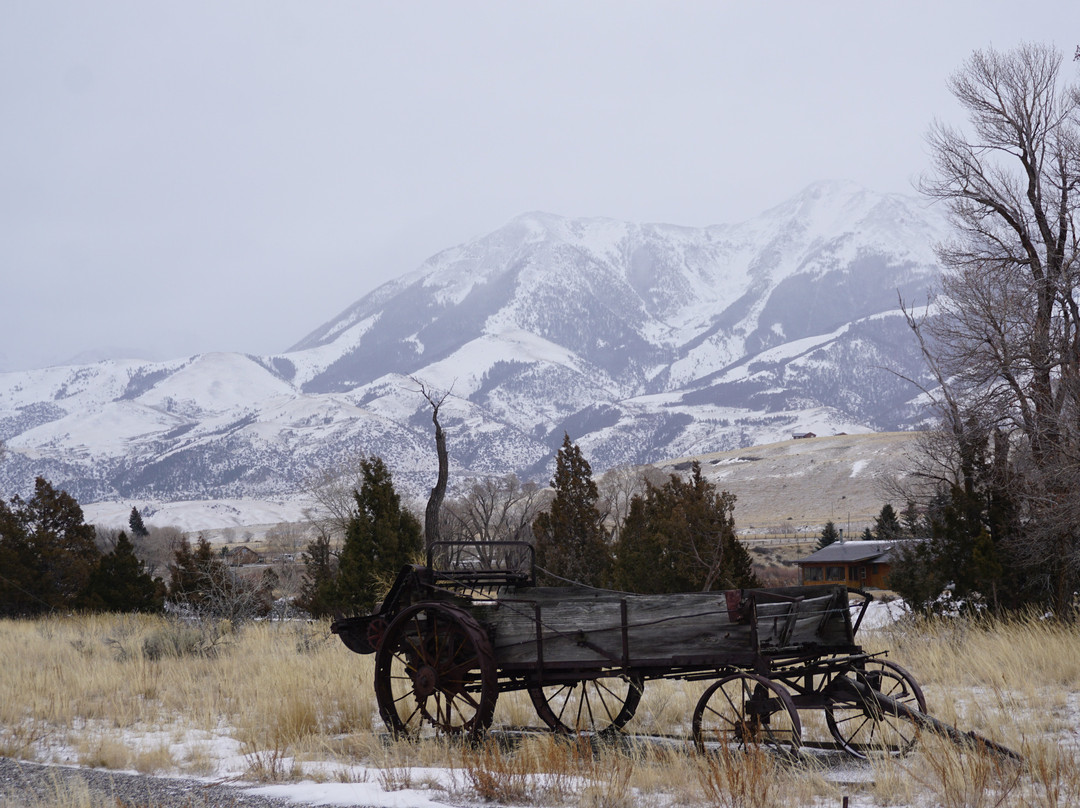天堂之地食宿酒店主图