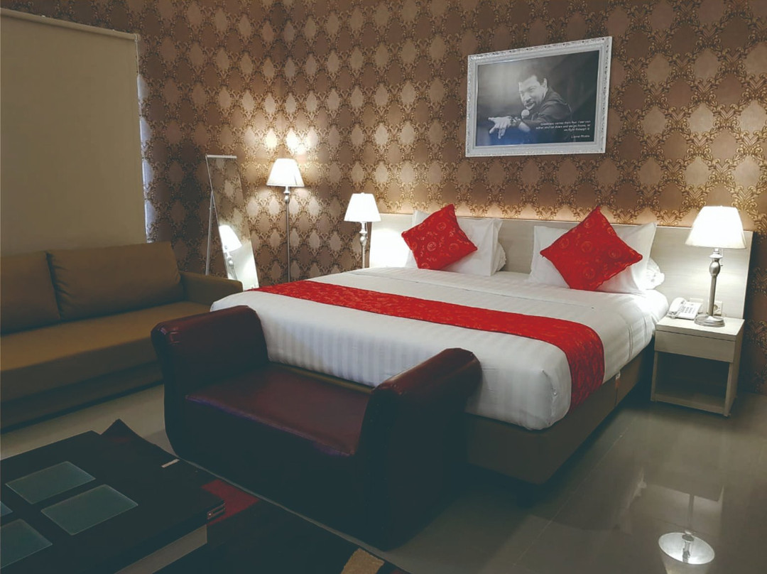 Fortune Front One Hotel Kendari主图