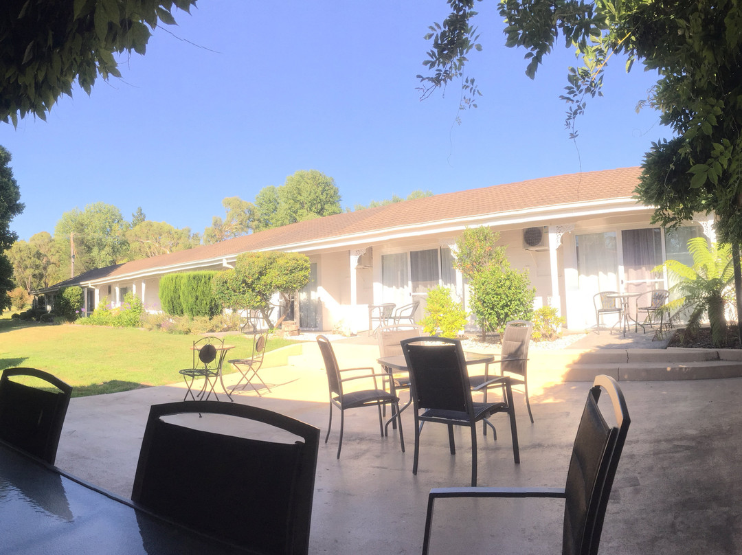 摩尔庄园酒店主图