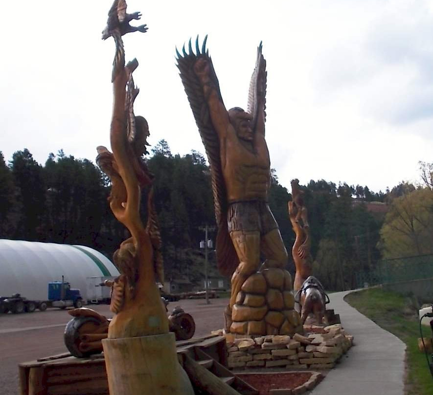 Dahl's Chainsaw Art-基斯通必去景点