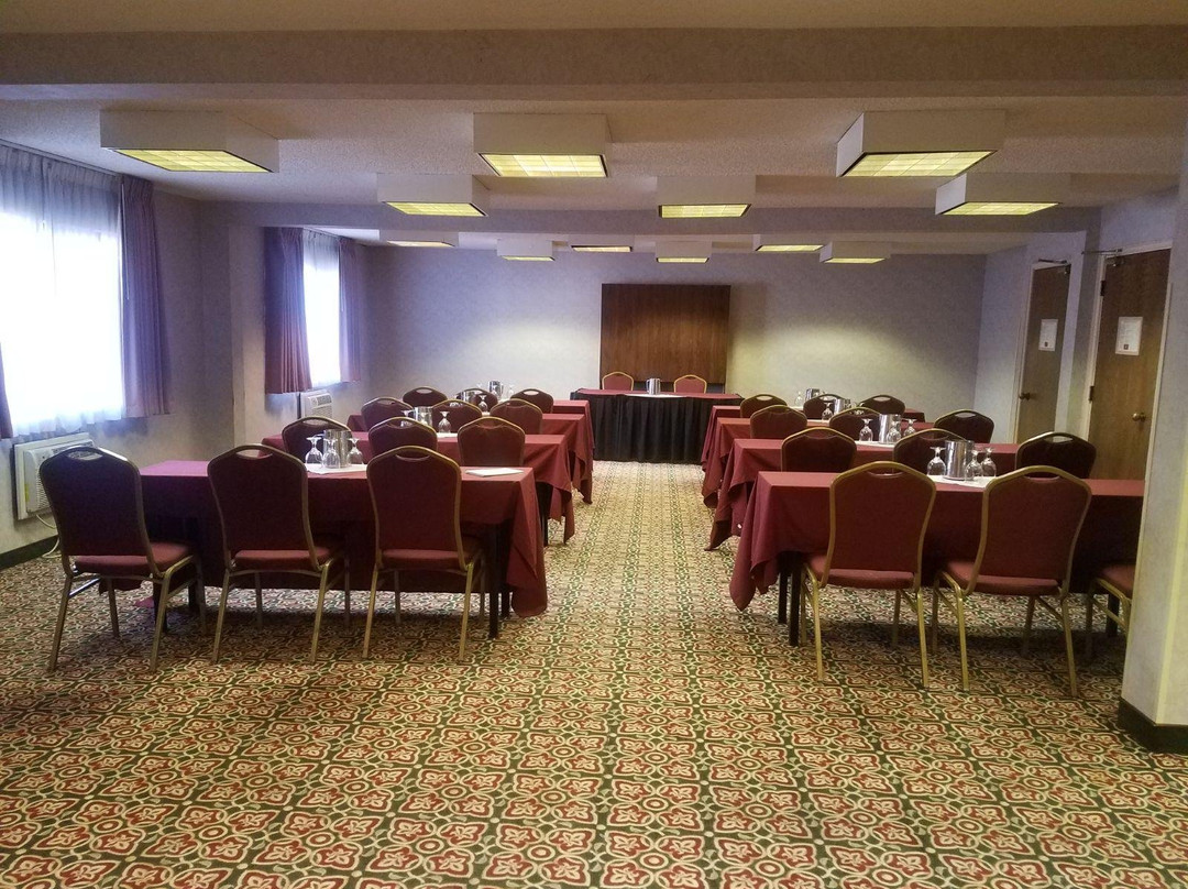 FairBridge Hotel & Conference Center Yakima主图