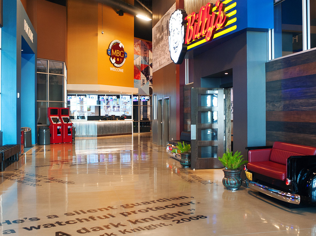 Schulman's Movie Bowl Grille-Bay City必去景点