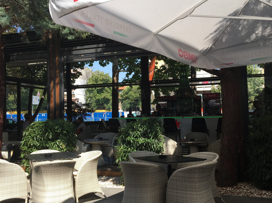 Brestnik餐馆和美食-Cafe Avenue