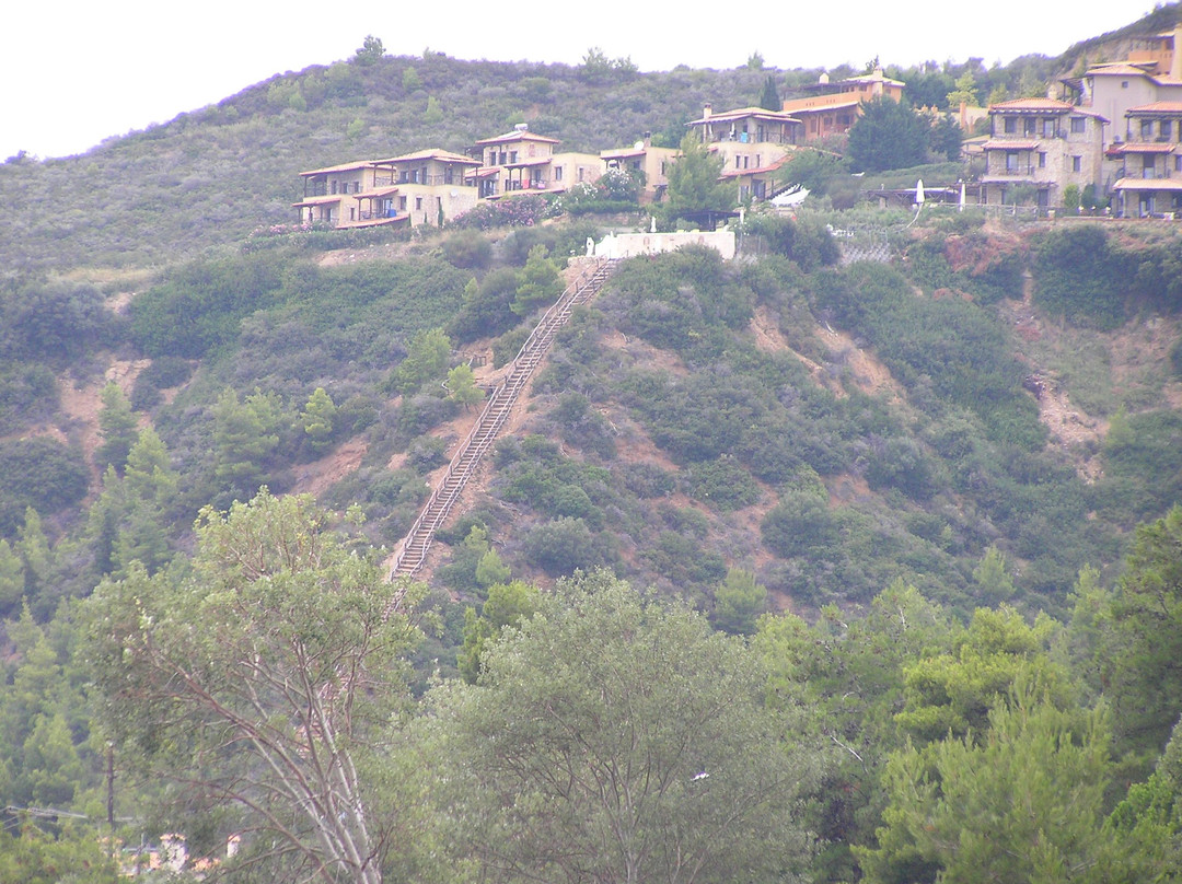 Koumaros Aparthotel主图