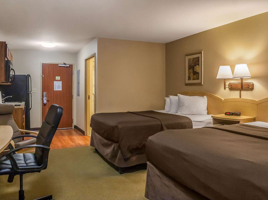 Suburban Studios主图