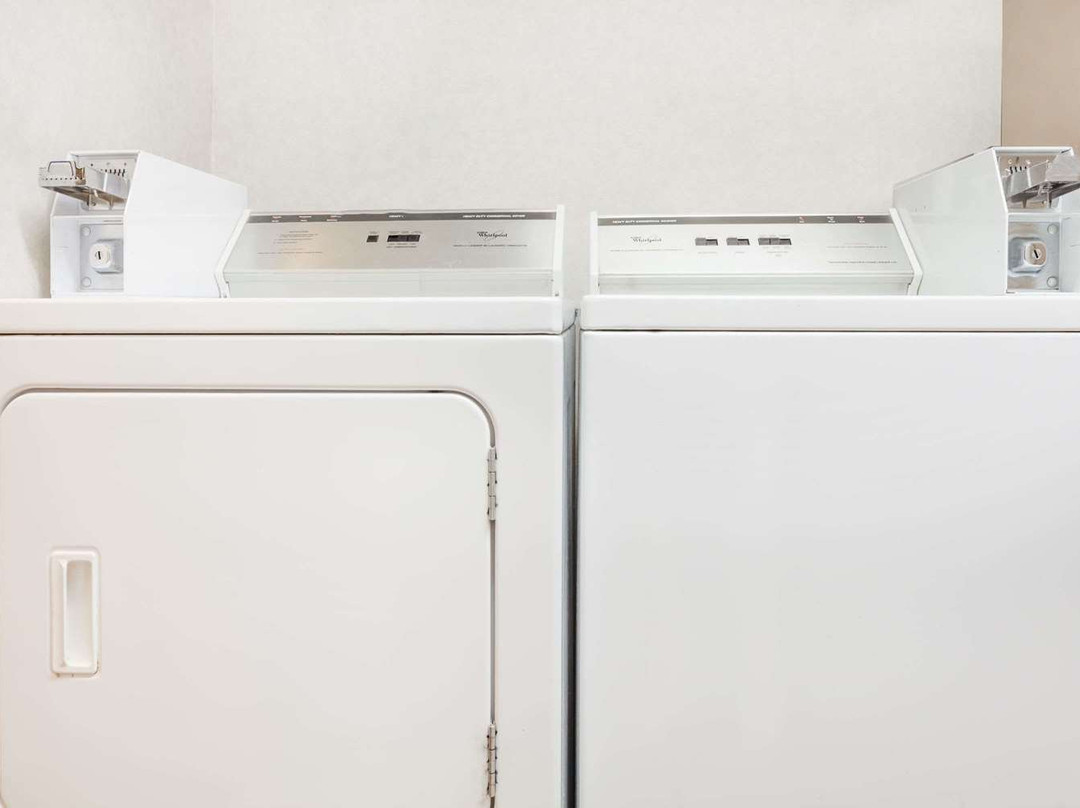 Super 8 by Wyndham Evansville North主图