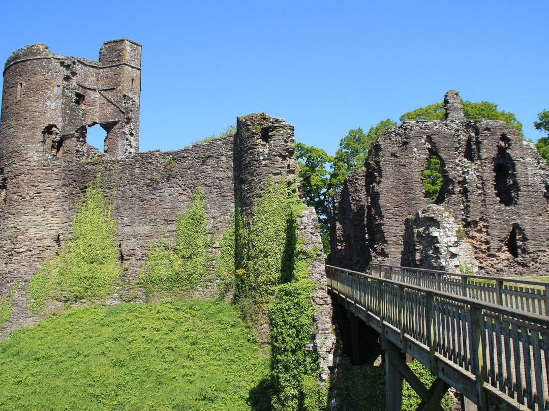 Grosmont Castle景点图片