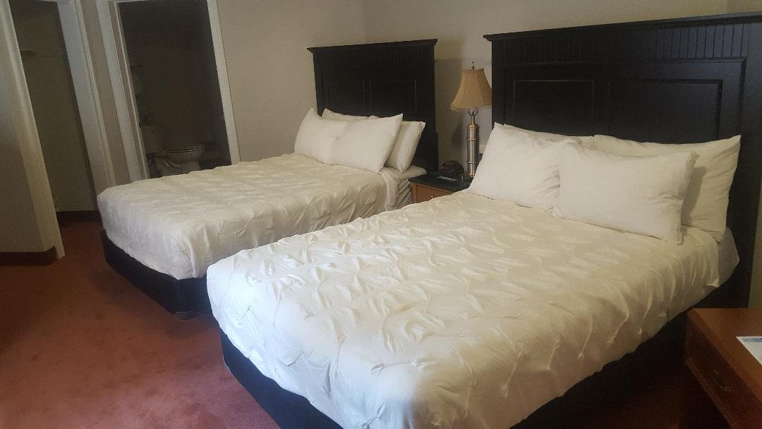 Cedar Park Inn & Whirlpool Suites主图