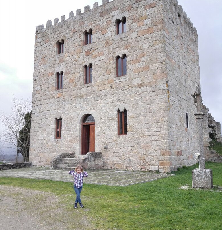 Torre del Mariscal Pardo de Cela-Alfoz必去景点