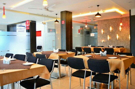 Hotel Crystal Inn主图