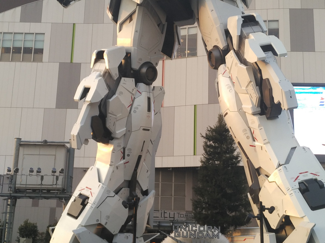 Unicorn Gundam Statue景点图片