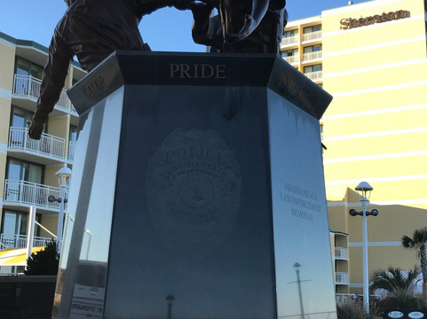 Virginia Beach Law Enforcement Memorial-弗吉尼亚海滩必去景点