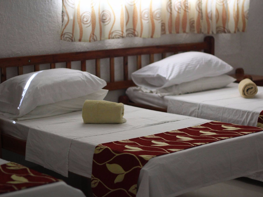 Mom's Small Hotel & Restaurant主图