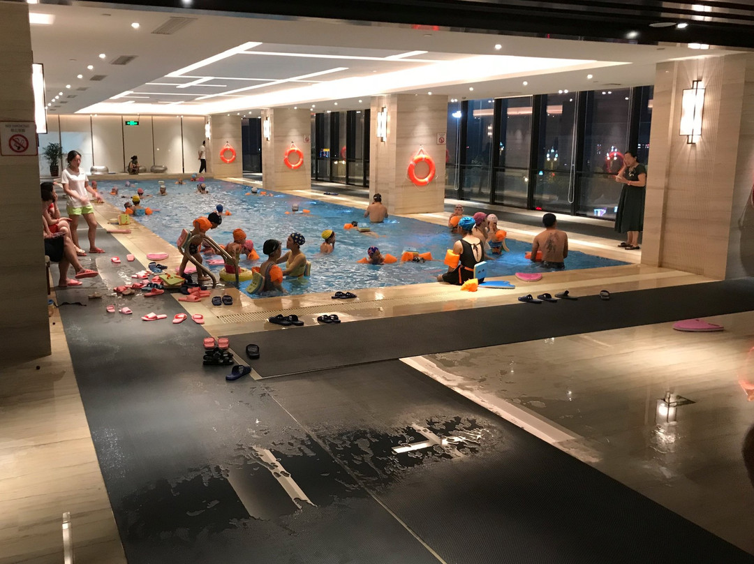 荆州绿地铂骊酒店主图