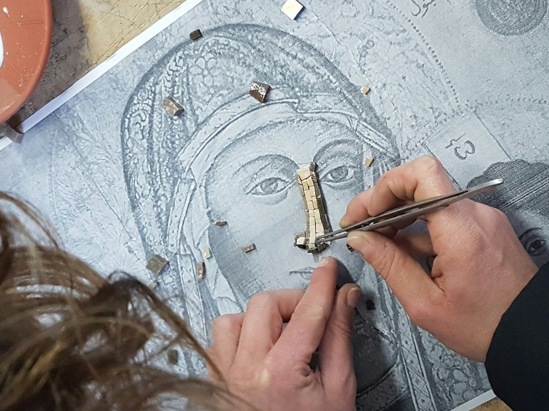 Favret Mosaici Artistici Since 1933-彼得拉桑塔必去景点