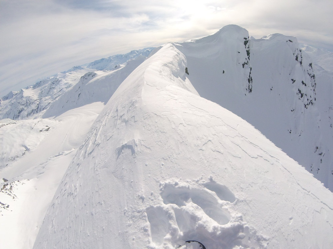 Alaska Snowboard Guides-瓦尔迪兹必去景点