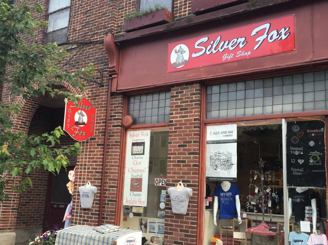 Silver Fox Gift Shop景点图片