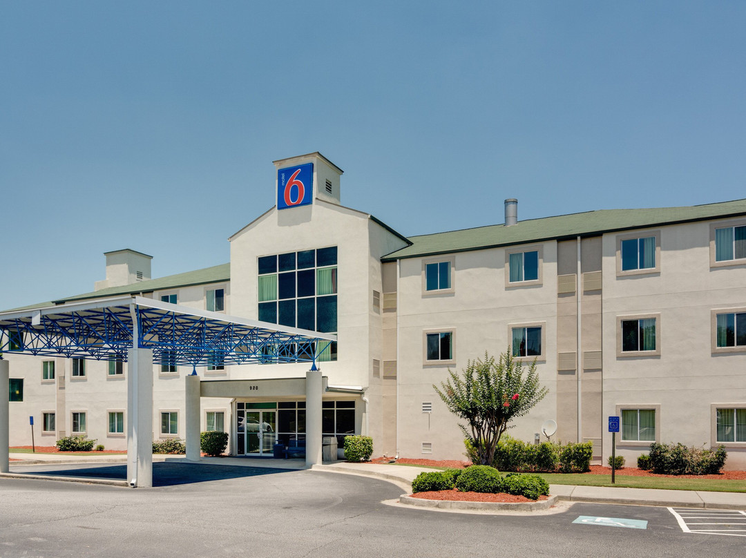 Ramada by Wyndham Lithia Springs Atlanta