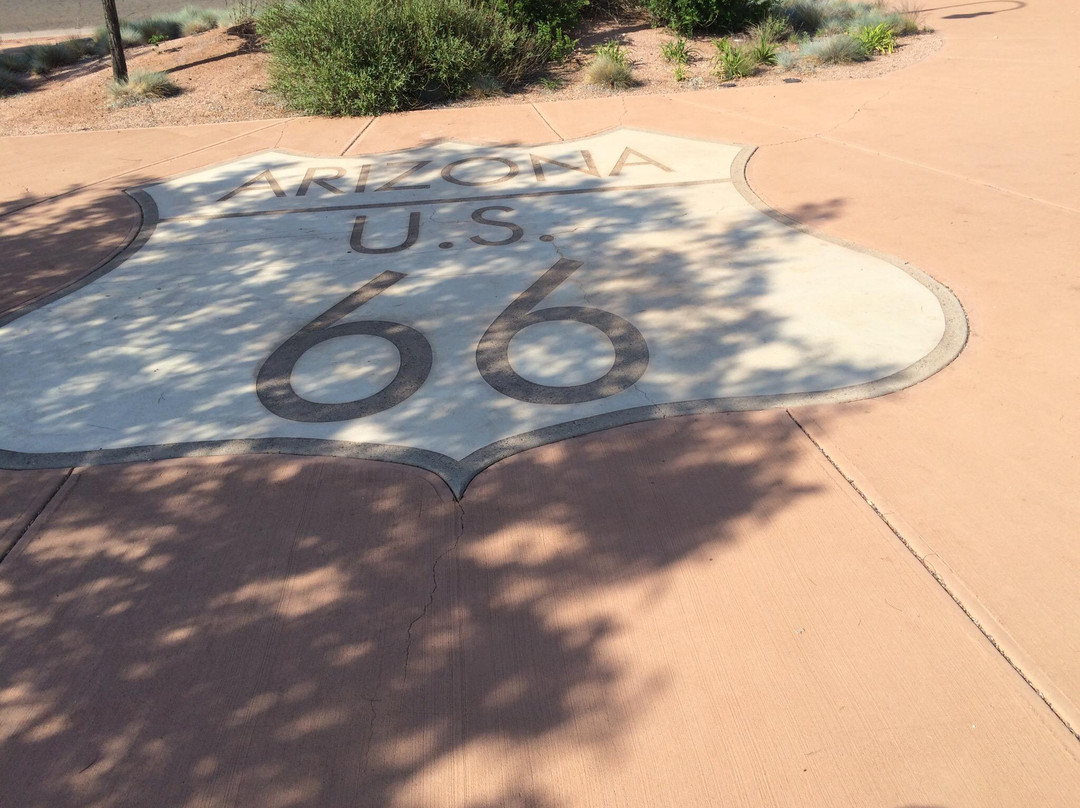 First Street Pathway Park-温斯洛必去景点
