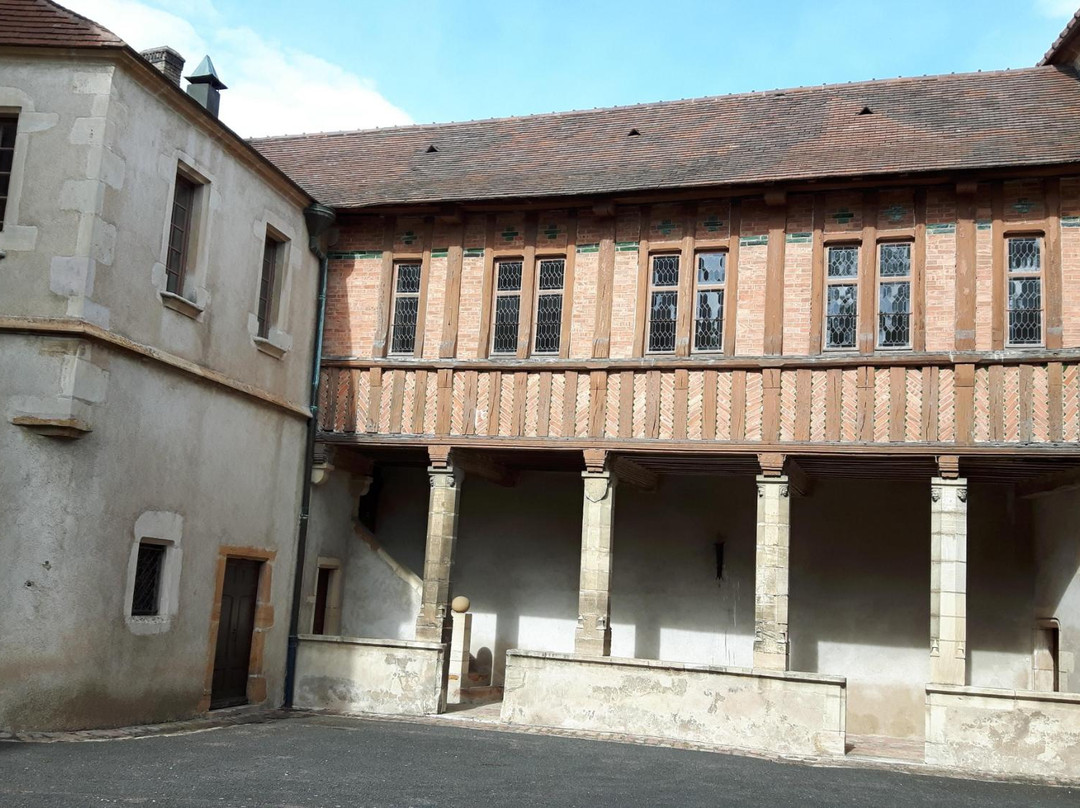 Château de Corcelles景点图片
