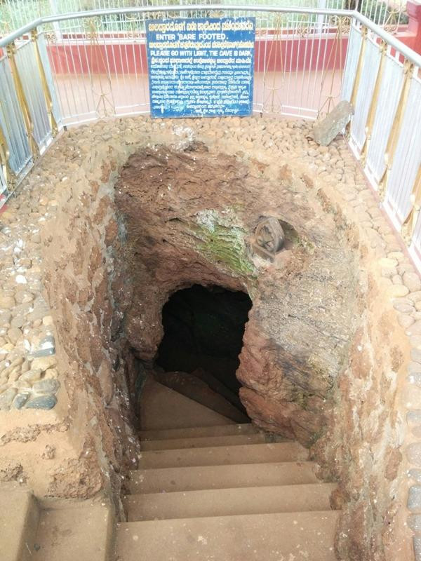 Biladwara Cave景点图片