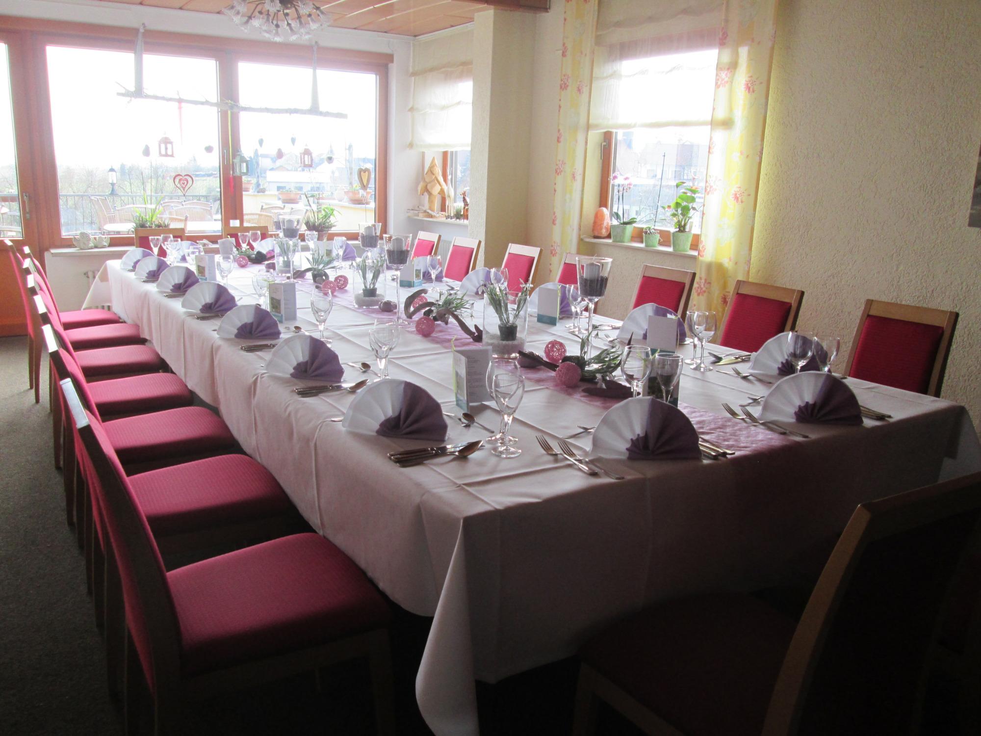 Hotel-Restaurant Sudpfalz Terrassen-餐饮